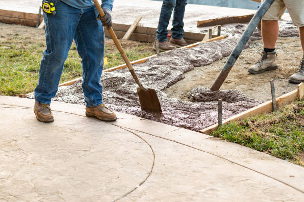 Best Local Concrete Companies  in Mukwonago, WI
