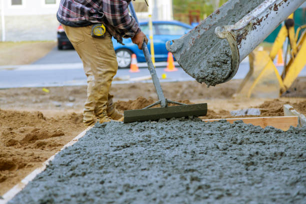 Best Driveways & Floors  in Mukwonago, WI